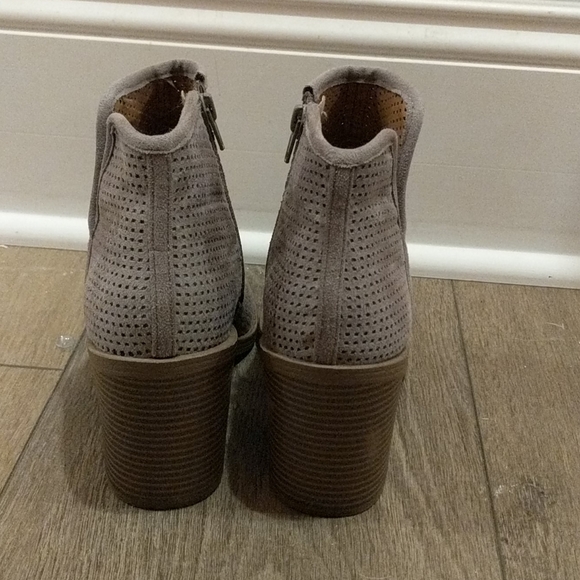 Booties - Picture 4 of 4